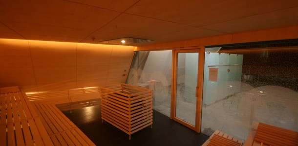 eggenbeg austria auster zły ogień u lód grupa bodenkirchen wellness sauna spa produkt plan zakupu oferta zdjęcie zewnętrzna sauna sauna zewnętrzna ogień lód wellness spa