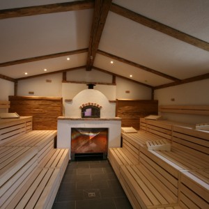 bid3 horno sauna moderno hornear banco de fragancias listones de banco madera perfilada edificio complejo bienestar bergland baños termales bad endbach fuego hielo sauna grupo