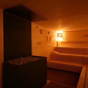картина печь для сауны кВт освещение скамейка скамья рейки профилированная деревянная система строительство велнес кабриозоль пегниц огонь лед сауна группа картина печь для сауны кВт освещение скамейка скамья рейки профилированная деревянная система строительство велнес кабриозоль пегниц огонь лед сауна группа