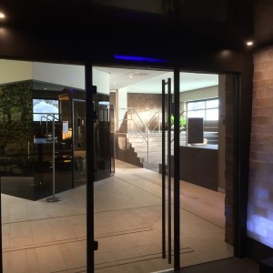 Fotografická funkčná parná kúpeľňa Glazing System Plánovanie wellness kúpele sauna projekt prvky Muenchen Fire Fire Fotografická funkčná parná kúpeľňa Glazing System Plánovanie wellness kúpele sauna projekt prvky Muenchen Fire Fire