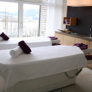 foto6 lettino sala massaggi bellezza mobili costruzione struttura wellness hotel tegernsee fire ice sauna group