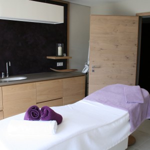 foto9 liege massage raum beauty moebel anlage bau wellness hotel tegernsee fire ice sauna group foto9 liege massage raum beauty moebel anlage bau wellness hotel tegernsee fire ice sauna group