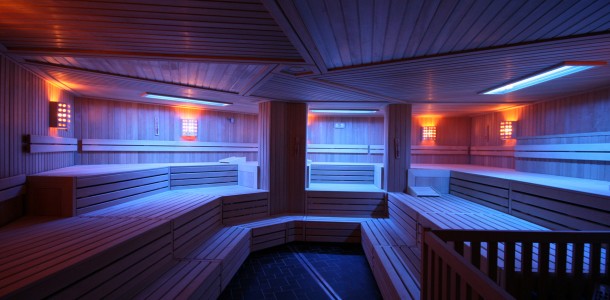 photo sauna poêle éclairage bleu usine construction usine planification bien-être spa sauna projet limes therme mauvais goegging feu u glace bien-être spa groupe gmbh