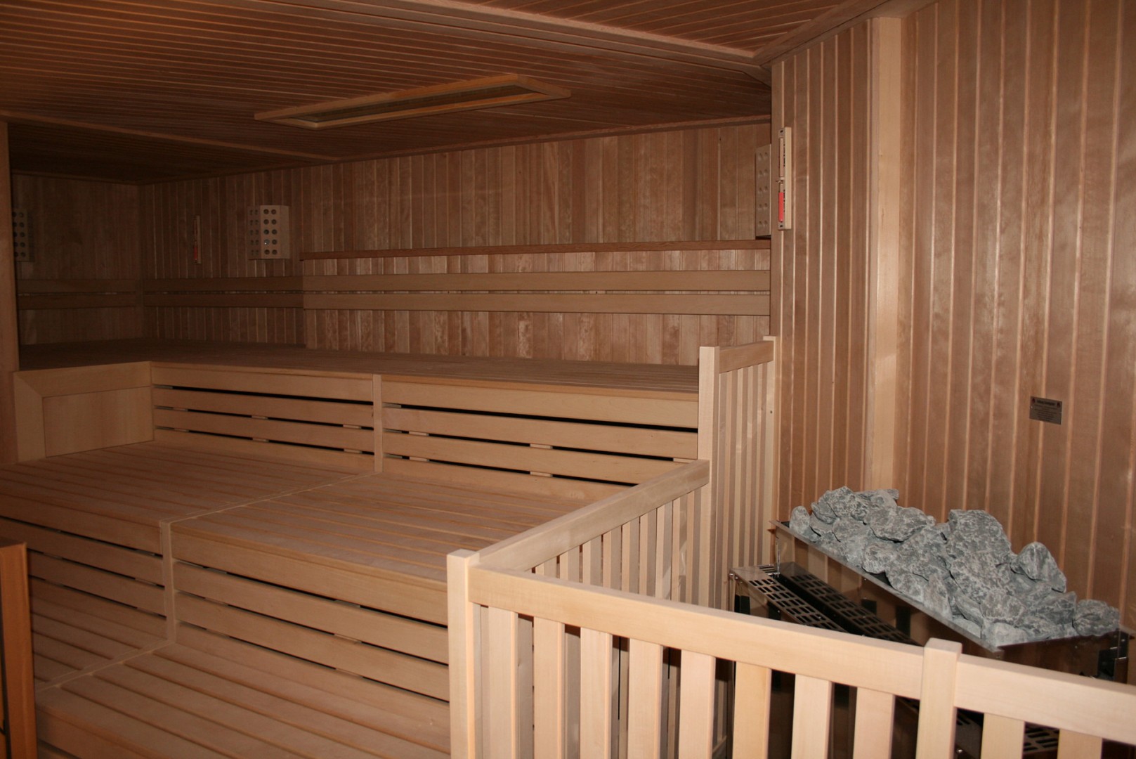 photo sauna lattes de bois four construction d