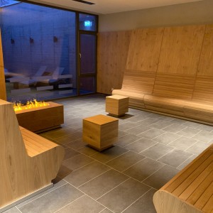 Photo savna iz lesa plamenska igra gradbena rastlina Načrtovanje wellnes Photo savna iz lesa plamenska igra gradbena rastlina Načrtovanje wellnes